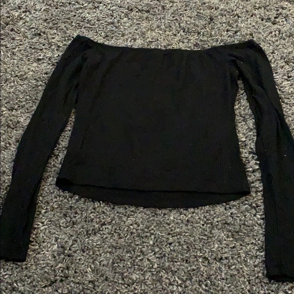 Off the should black crop top - Picture 2 of 5
